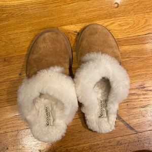 NWOT Koolaburra Tan Slippers